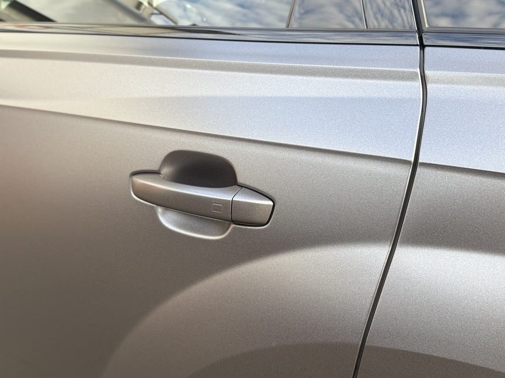 Audi Q7 – Vollfolierung in 3M Satin Dark Grey